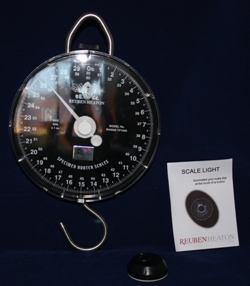 Reuben Heaton 4000 Series Specimum Hunter Scale with light. 60lb x 1oz